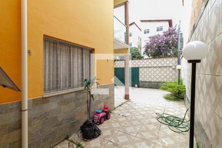 Casa para alugar com 361m², 4 quartos e 2 vagas Casa para alugar com 361m², 4 quartos e 2 vagasEntrada