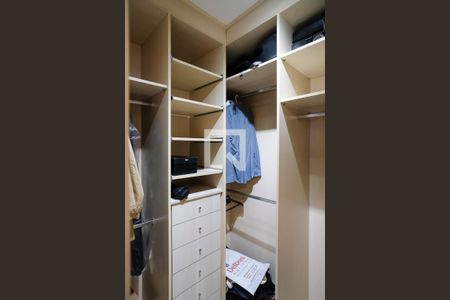 Apartamento à venda com 123m², 2 quartos e 3 vagasCloset suíte 1