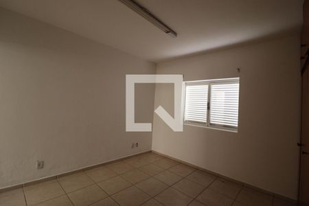 Casa à venda com 168m², 3 quartos e 2 vagas Casa à venda com 168m², 3 quartos e 2 vagasQuarto 2