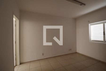 Casa à venda com 168m², 3 quartos e 2 vagas Casa à venda com 168m², 3 quartos e 2 vagasSuíte