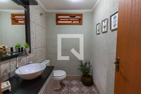 Casa à venda com 250m², 4 quartos e 3 vagas Casa à venda com 250m², 4 quartos e 3 vagasLavabo