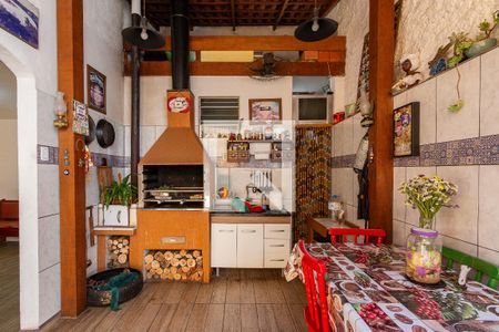 Casa à venda com 250m², 4 quartos e 3 vagas Casa à venda com 250m², 4 quartos e 3 vagasEspaço Gourmet