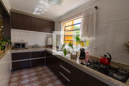 Casa à venda com 250m², 4 quartos e 3 vagas Casa à venda com 250m², 4 quartos e 3 vagasCozinha