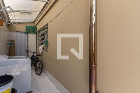 Casa à venda com 250m², 4 quartos e 3 vagas Casa à venda com 250m², 4 quartos e 3 vagasÁrea de Serviço