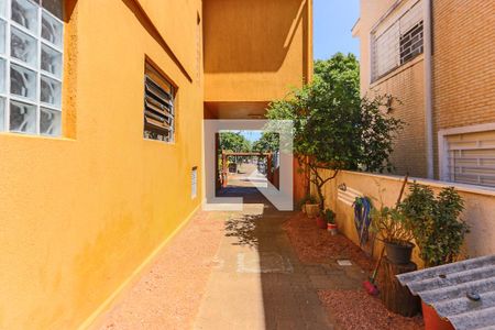 Casa à venda com 250m², 4 quartos e 3 vagas Casa à venda com 250m², 4 quartos e 3 vagasQuintal