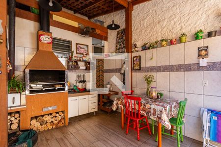 Casa à venda com 250m², 4 quartos e 3 vagas Casa à venda com 250m², 4 quartos e 3 vagasEspaço Gourmet