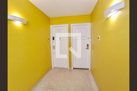 Apartamento para alugar com 83m², 1 quarto e 1 vagaHall externo