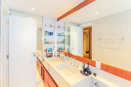 Apartamento à venda com 189m², 3 quartos e 3 vagasBanheiro Suíte 3