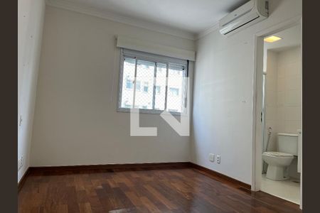 Apartamento à venda com 230m², 4 quartos e 3 vagasSuíte 3