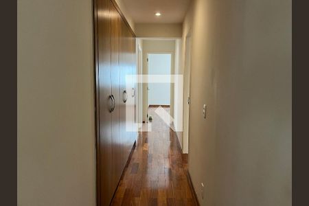 Apartamento à venda com 230m², 4 quartos e 3 vagasCorredor