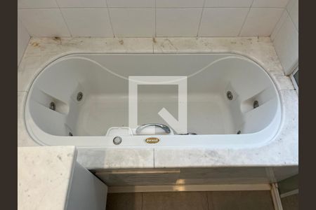 Apartamento à venda com 230m², 4 quartos e 3 vagasBanheiro da Suíte 1