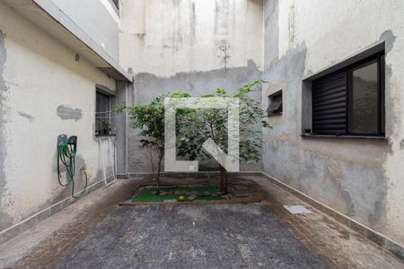 Casa à venda com 143m², 4 quartos e 3 vagas Casa à venda com 143m², 4 quartos e 3 vagasQuintal e jardim