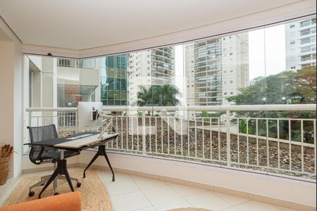 Varanda da sala de apartamento para alugar com 1 quarto, 60m² em Cerqueira César, São Paulo