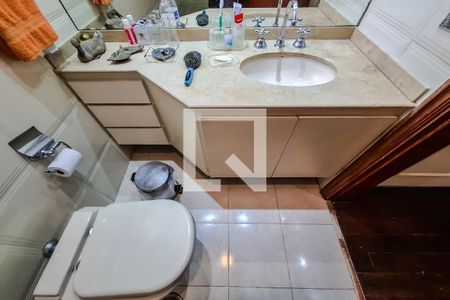 Apartamento à venda com 190m², 4 quartos e 3 vagasBanheiro da Suíte 2