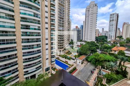 Apartamento à venda com 190m², 4 quartos e 3 vagasVaranda em L