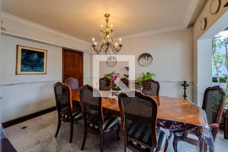 Apartamento à venda com 190m², 4 quartos e 3 vagasSala jantar