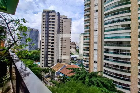 Apartamento à venda com 190m², 4 quartos e 3 vagasVaranda vista