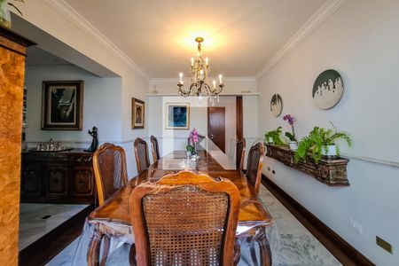 Apartamento à venda com 190m², 4 quartos e 3 vagasSala jantar