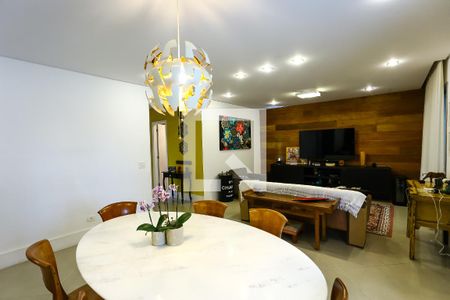 Apartamento à venda com 211m², 4 quartos e 4 vagasSala