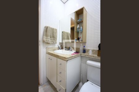 Apartamento à venda com 211m², 4 quartos e 4 vagasBanheiro