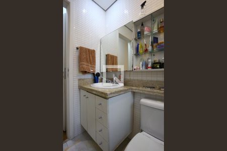 Apartamento à venda com 211m², 4 quartos e 4 vagasBanheiro da Suíte 1