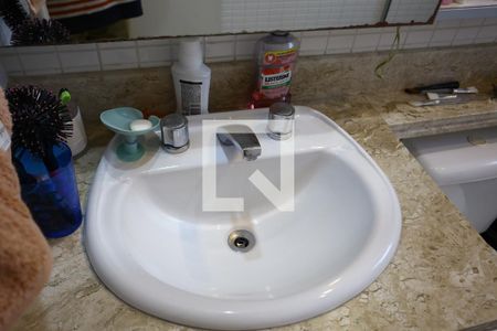 Apartamento à venda com 211m², 4 quartos e 4 vagasBanheiro da Suíte 1