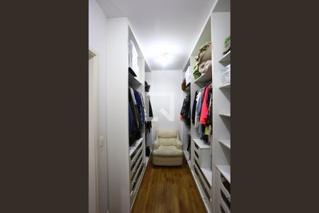 Apartamento à venda com 211m², 4 quartos e 4 vagasCloset da suíte 2