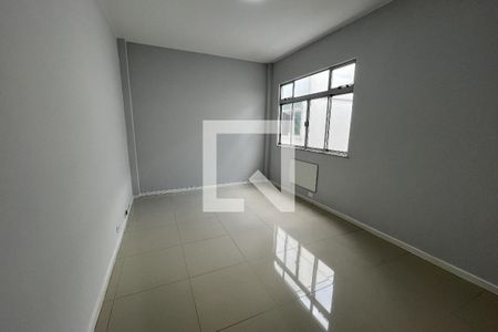 Quarto 1 de apartamento para alugar com 2 quartos, 100m² em Jardim Guanabara, Rio de Janeiro