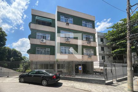 Fachada com plaquinha de apartamento para alugar com 2 quartos, 100m² em Jardim Guanabara, Rio de Janeiro