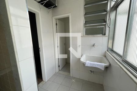 Área de Serviço de apartamento para alugar com 2 quartos, 100m² em Jardim Guanabara, Rio de Janeiro