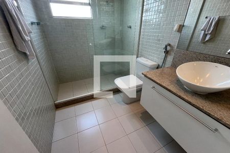 Banheiro de apartamento para alugar com 2 quartos, 100m² em Jardim Guanabara, Rio de Janeiro