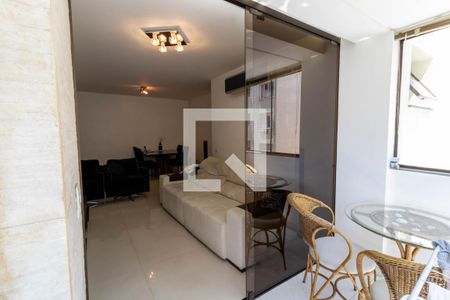 Apartamento à venda com 88m², 2 quartos e 1 vagaVaranda
