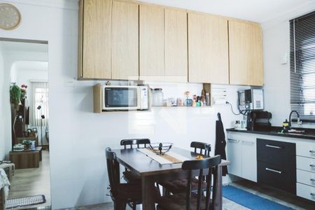 Casa à venda com 630m², 4 quartos e 6 vagas Casa à venda com 630m², 4 quartos e 6 vagasCozinha