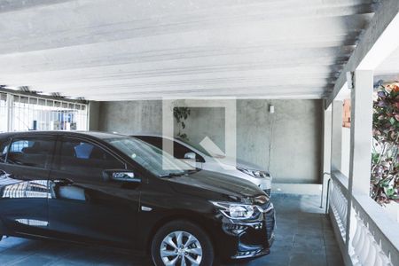 Casa à venda com 630m², 4 quartos e 6 vagas Casa à venda com 630m², 4 quartos e 6 vagasGaragem