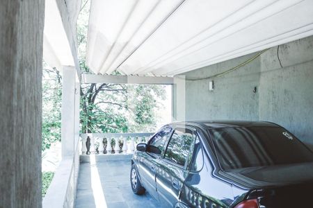 Casa à venda com 630m², 4 quartos e 6 vagas Casa à venda com 630m², 4 quartos e 6 vagasGaragem