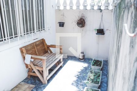 Casa à venda com 630m², 4 quartos e 6 vagas Casa à venda com 630m², 4 quartos e 6 vagasEntrada