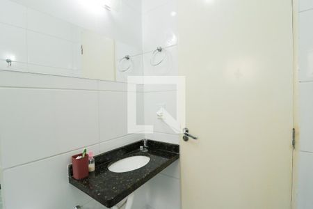 Casa à venda com 120m², 3 quartos e 2 vagasBanheiro Social