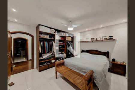 Casa à venda com 198m², 3 quartos e 4 vagasSuíte