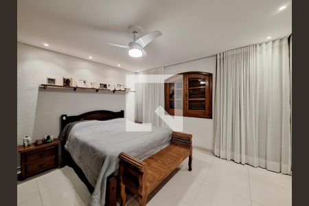 Casa à venda com 198m², 3 quartos e 4 vagasSuíte