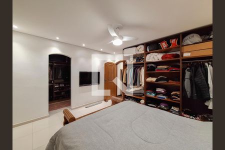 Casa à venda com 198m², 3 quartos e 4 vagasSuíte