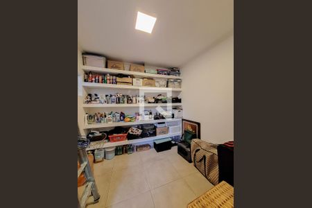 Casa à venda com 198m², 3 quartos e 4 vagasQuarto de Serviço