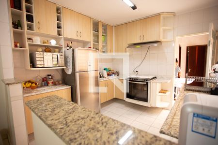 Casa à venda com 172m², 3 quartos e 3 vagasCOZINHA