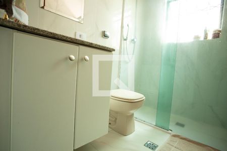 Casa à venda com 172m², 3 quartos e 3 vagasBANHEIRO QUARTO 1