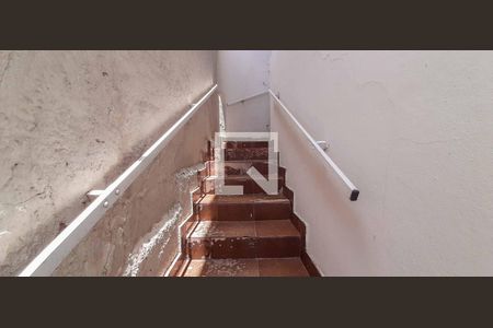 Casa à venda com 511m², 5 quartos e 3 vagas Casa à venda com 511m², 5 quartos e 3 vagasEscada de Acesso a Edícula