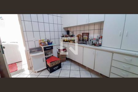 Casa à venda com 511m², 5 quartos e 3 vagas Casa à venda com 511m², 5 quartos e 3 vagasDispensa