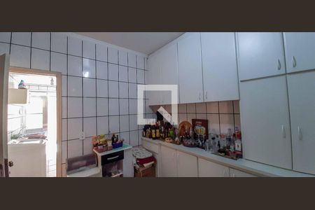 Casa à venda com 511m², 5 quartos e 3 vagas Casa à venda com 511m², 5 quartos e 3 vagasDispensa
