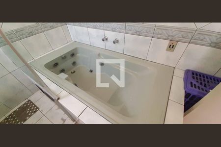 Casa à venda com 511m², 5 quartos e 3 vagas Casa à venda com 511m², 5 quartos e 3 vagasBanheiro dos Quartos