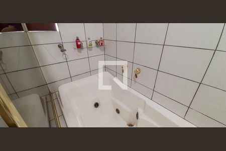 Casa à venda com 511m², 5 quartos e 3 vagas Casa à venda com 511m², 5 quartos e 3 vagasBanheiro da Suíte Master