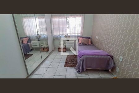 Casa à venda com 511m², 5 quartos e 3 vagas Casa à venda com 511m², 5 quartos e 3 vagasQuarto 1