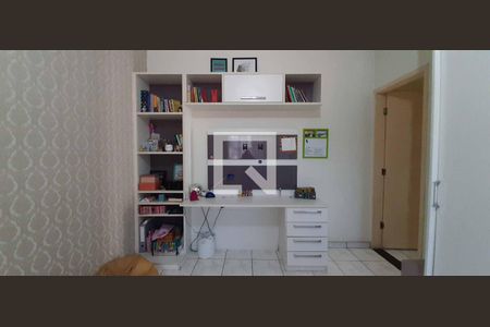 Casa à venda com 511m², 5 quartos e 3 vagas Casa à venda com 511m², 5 quartos e 3 vagasQuarto 1